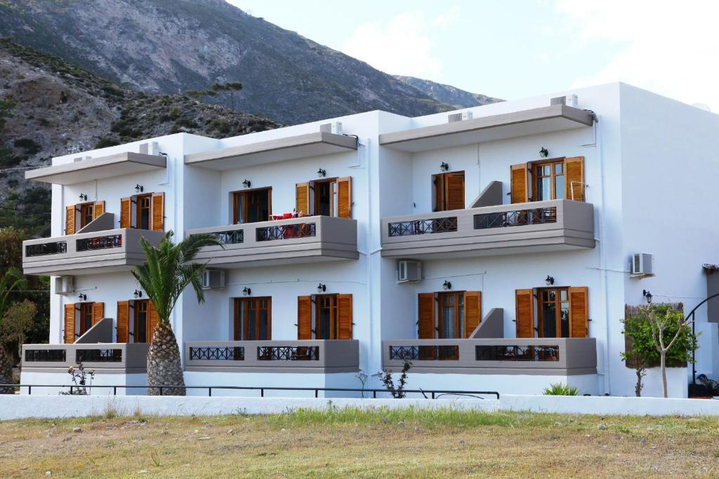 Idomeneas Apartments Суйя Экстерьер фото